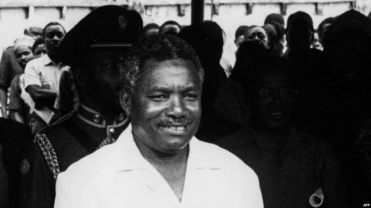 Ali Hassan Mwinyi katika tukio la hadhara