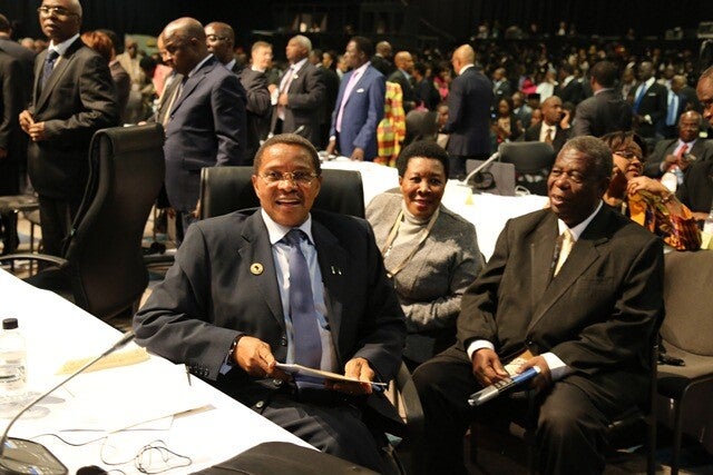 Dkt. Jakaya Mrisho Kikwete katika picha ya kumbukumbu