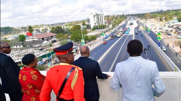Dkt. Magufuli katika mradi wa Ubungo Flyover