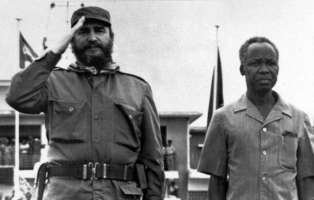 Fidel Castro na Mwalimu Nyerere Dar es Salaam, 1977