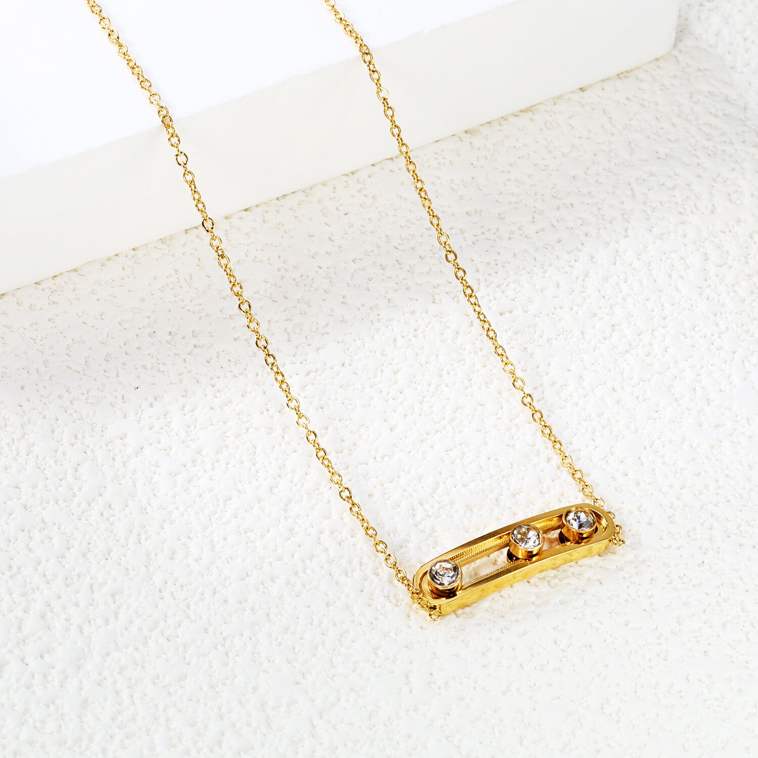 Minimal Arc Necklace