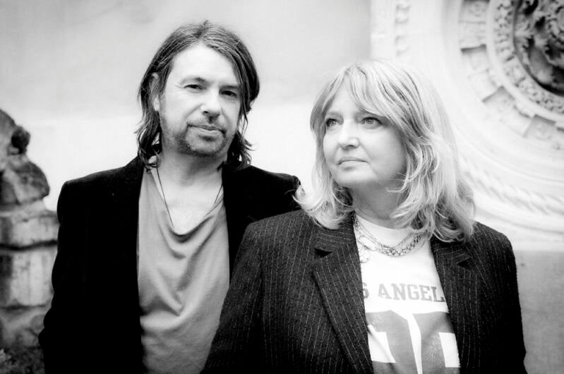 Photo promotionnelle du groupe français Autour de Lucie.