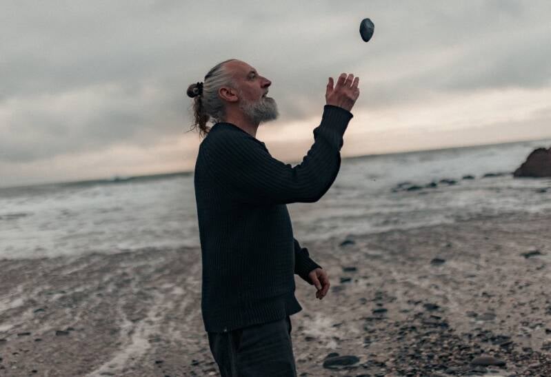 Photo promotionnelle du bluesman Anglais Fink.