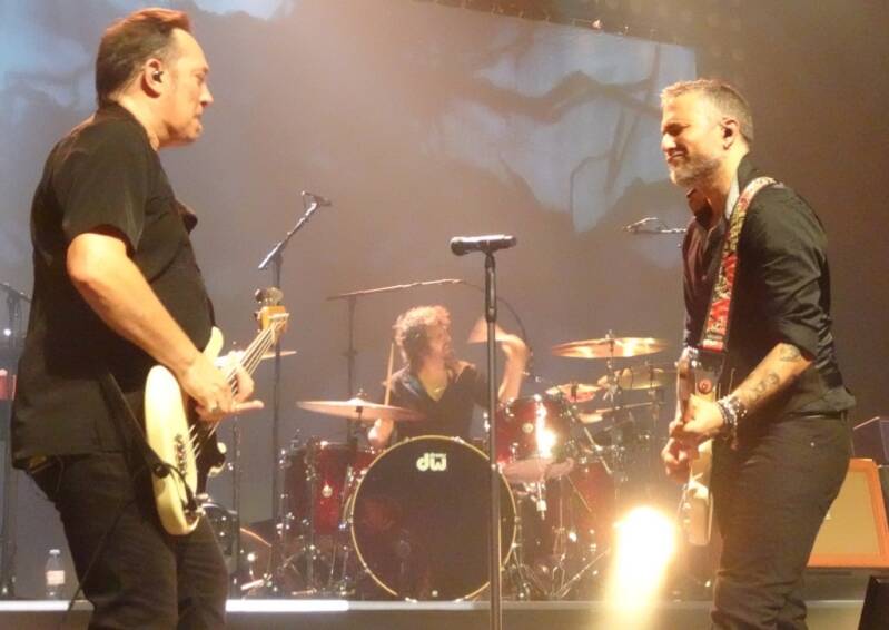 Photo live du groupe d'Hubert-Félix Thiéfaine - Tournée des adieux (Lannion, le 3 octobre 2026).
