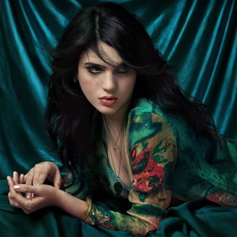 Visuel de "Julia". Le premier album solo de Julia Cumming (Sunflower Bean).