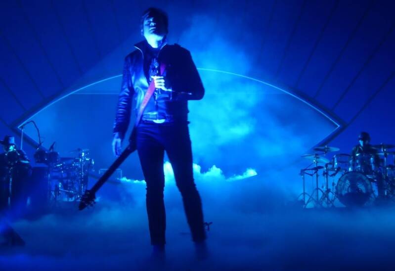 Photo live de -M-, aux Nuits de Champagne (2022).