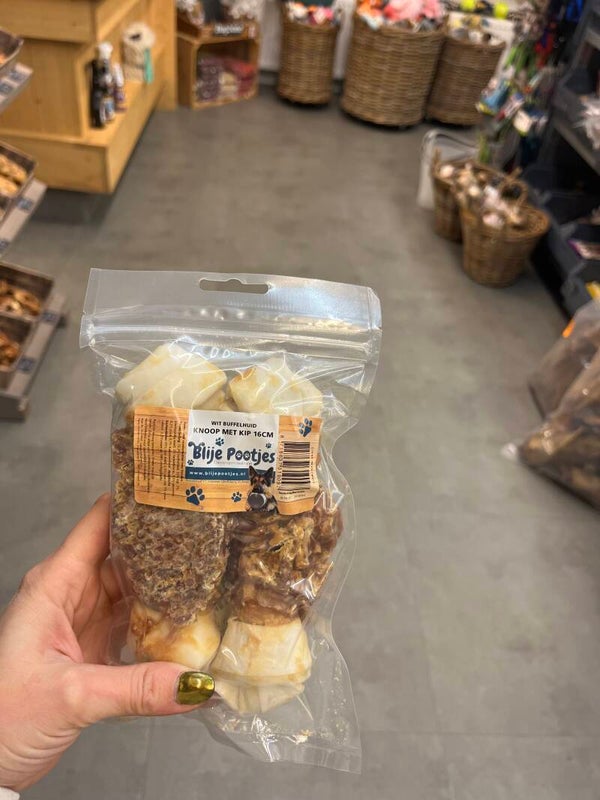 Blijepootjes buffelhuid  met kip 16cm