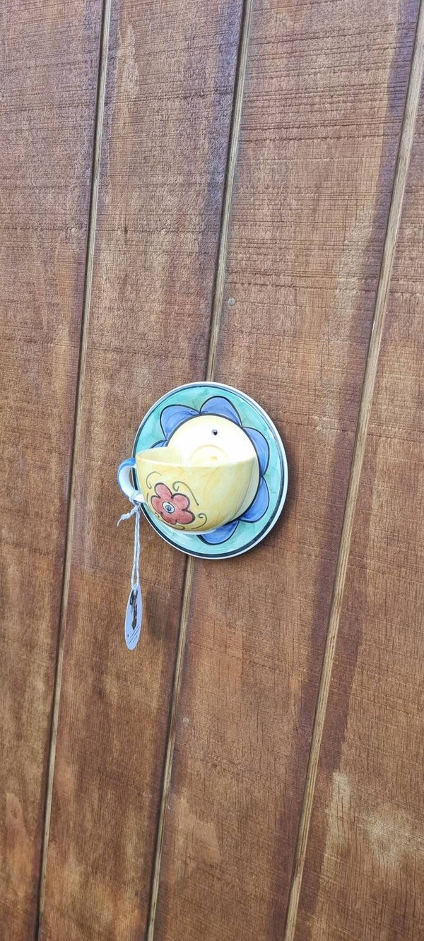 Cup'N Saucer Wall Feeder