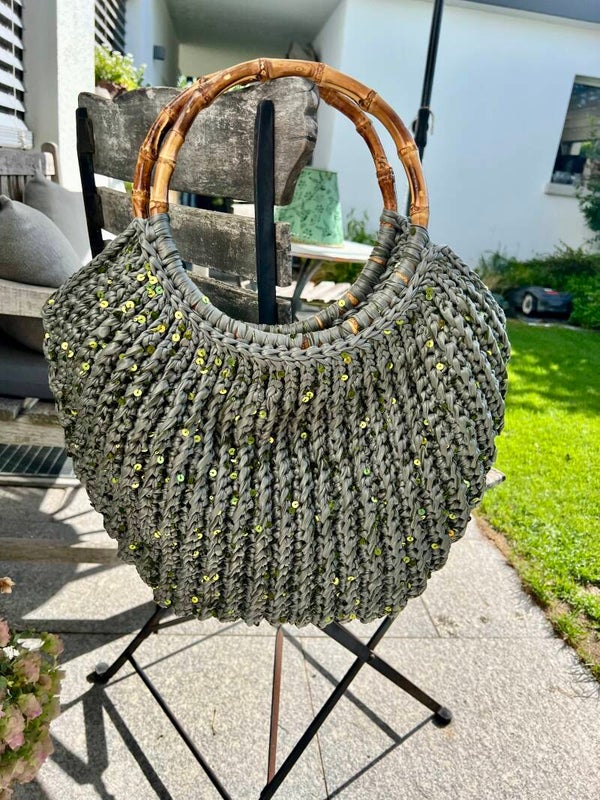 Grosse Glitzertasche Grün oder Silber