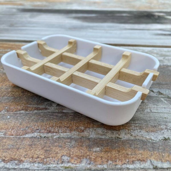 Witte zeepschaal met bamboe inleg