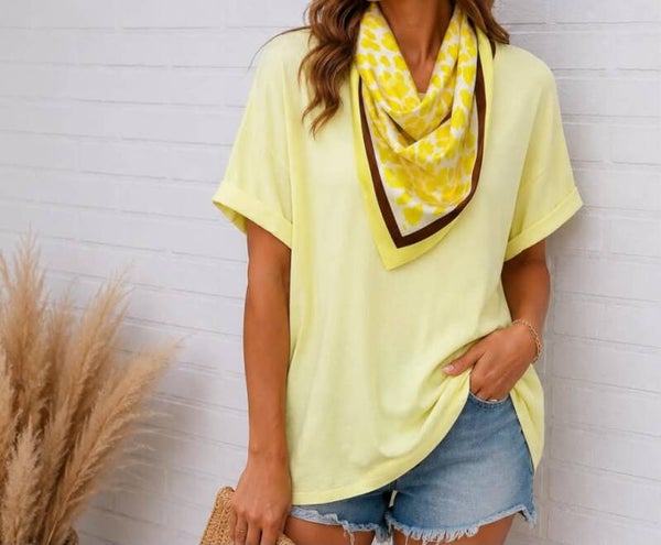 T-shirt avec foulard JAUNE