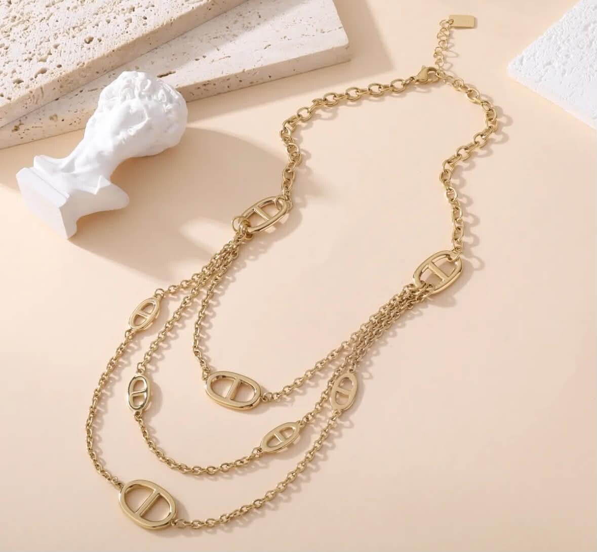 Collier H