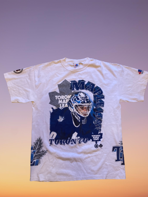 Vintage Rare Toronto Maple Leafs t-shirt size XL.