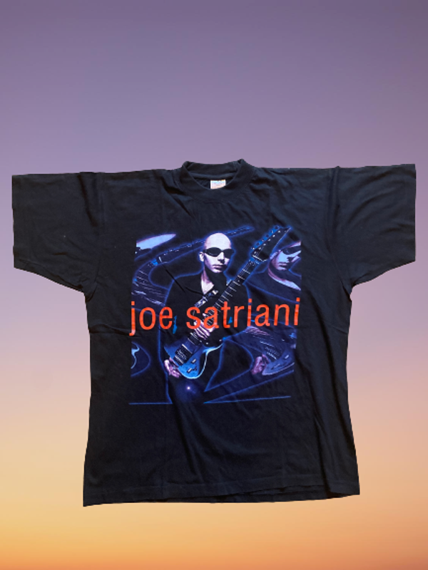Vintage 90's Joe Satriani T-shirt size L.