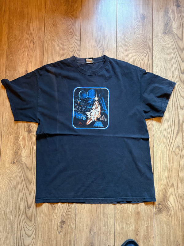 Vintage Star Wars The Empires Strikes Back T-Shirt Size XL.