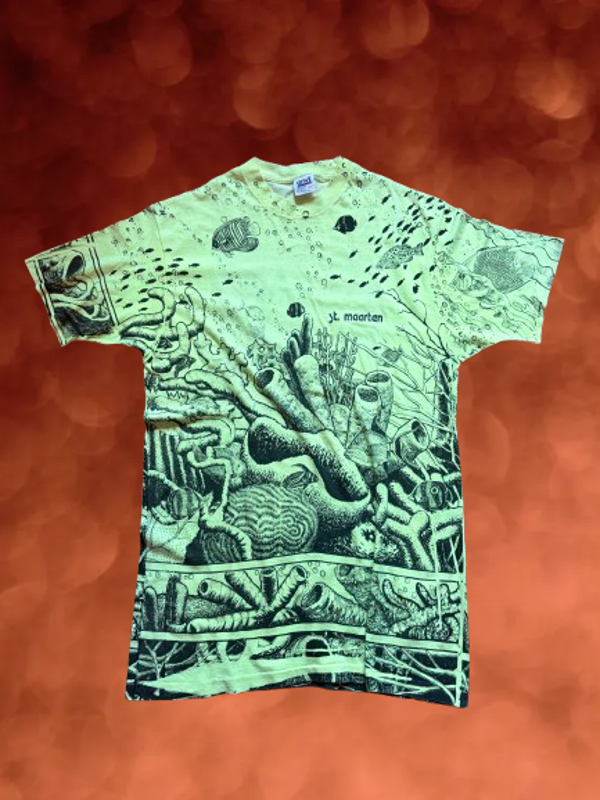 Vintage 90's St. Maarten  All Over Print T-Shirt Size L.