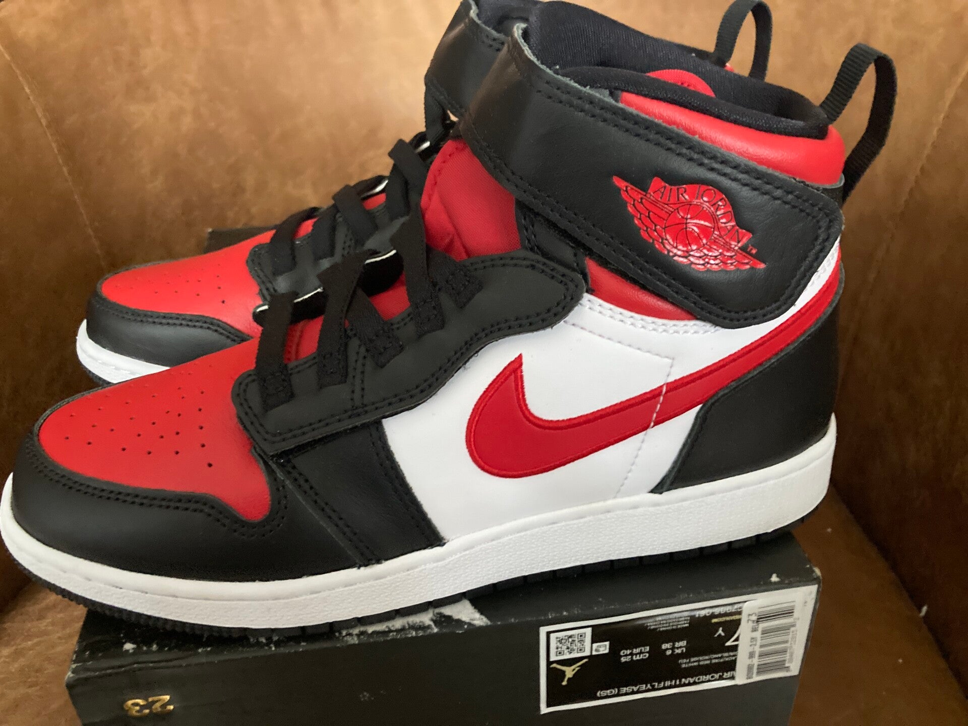 Nike Air Jordan 1 Hi Flyease GS Size UK6,EU40.