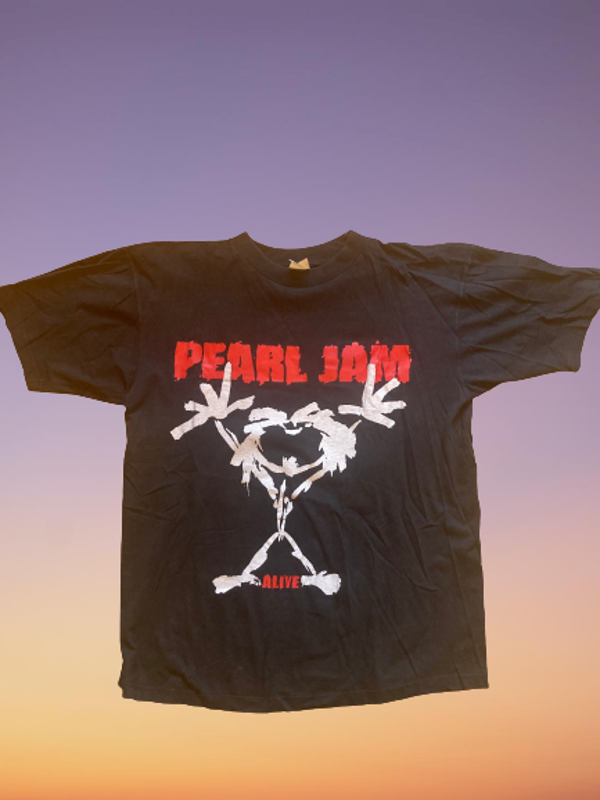 Vintage 90's Pearl Jam 'Alive' T-Shirt size XL.