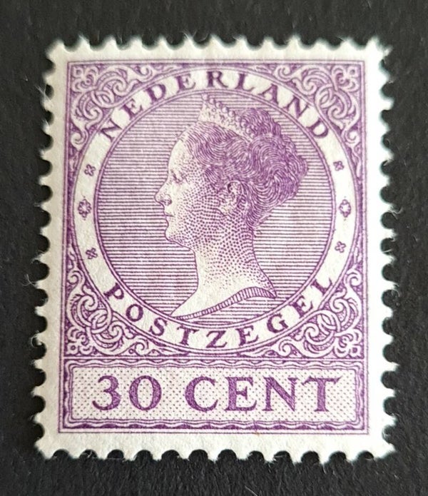 NVPH 158 ONGESTEMPELD