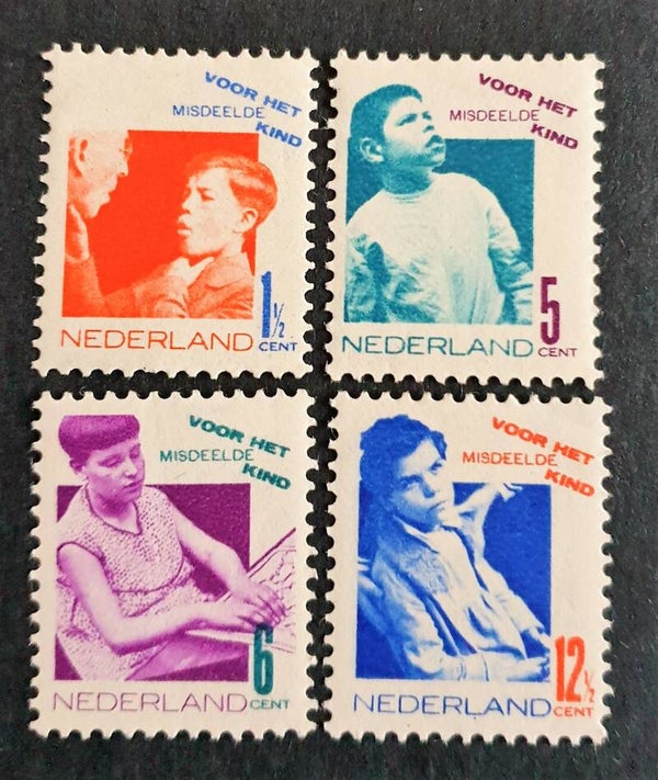 NVPH 240-243 ONGESTEMPELD