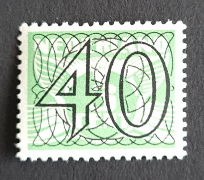 NVPH 366 ONGESTEMPELD