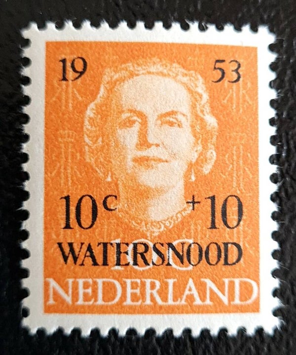 NVPH 601 ONGESTEMPELD