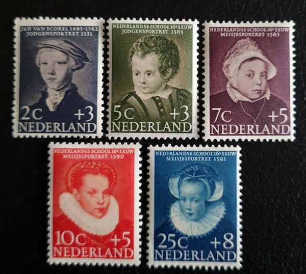 NVPH 683-687 ONGESTEMPELD