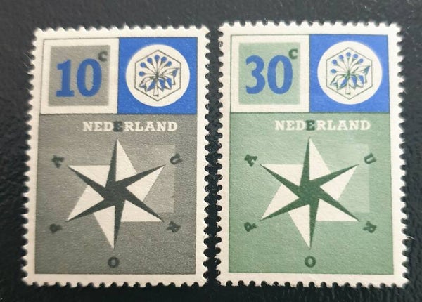 NVPH&#x20;700-701&#x20;POSTFRIS