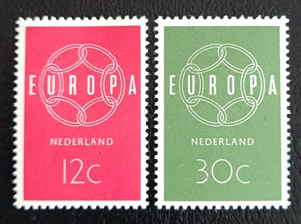 NVPH 727-728 ONGESTEMPELD