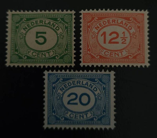NVPH 107-109 ONGESTEMPELD
