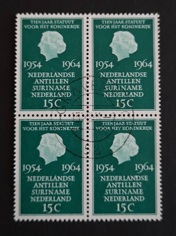 NVPH 835 GESTEMPELD IN BLOK VAN 4