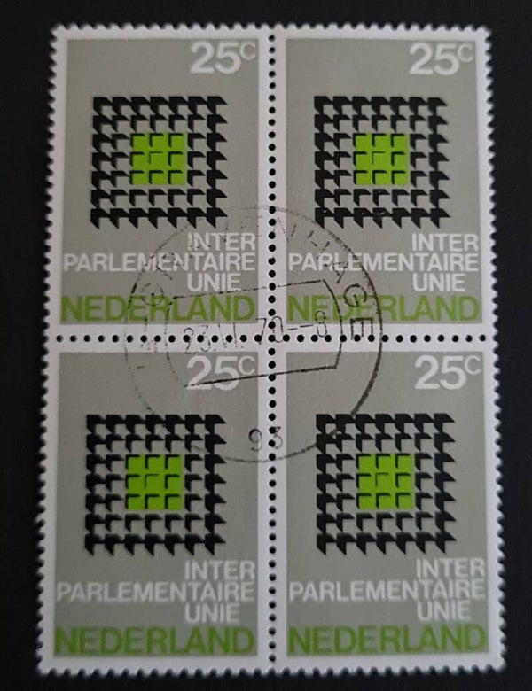 NVPH 973 GESTEMPELD BLOK VAN 4