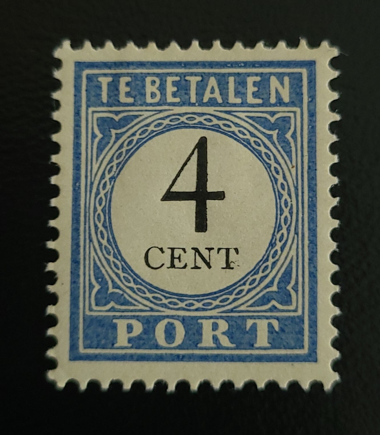 PORT 18 ONGESTEMPELD