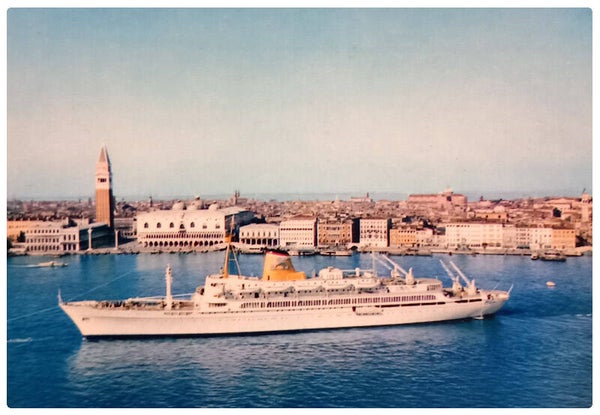 Bateaux ausonia avec publicité médical