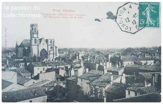 Carte postale de Toul vue générale l'église Saint fengoult un monoplan galant sur la ville