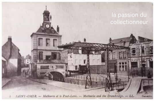 Carte postale de St Omer mathurin et le pont levis