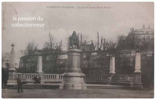Carte postale de Clermont Ferrand square et statue Blaise Pascal
