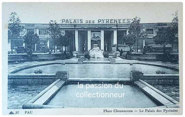 Carte postale de pau place clemenceau le palais des Pyrénées