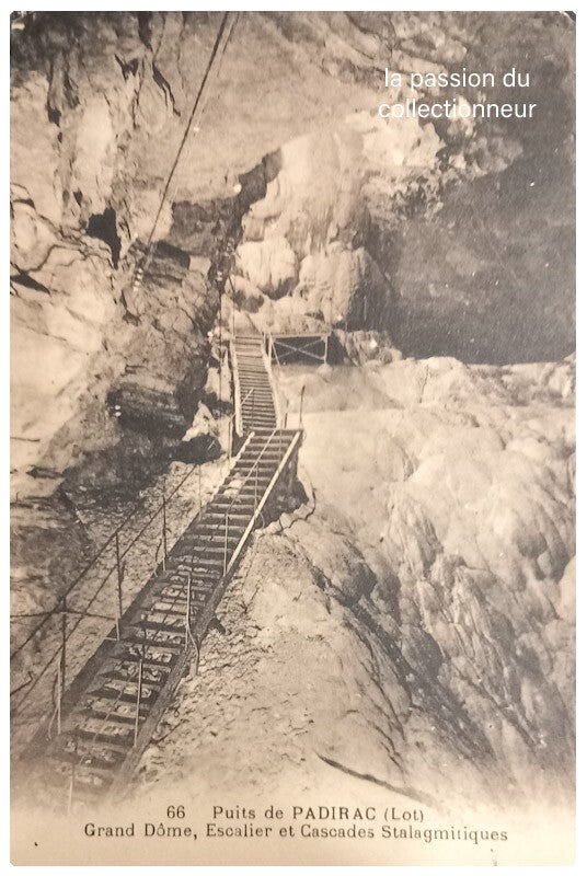 Padirac le puits grand Dôme escalier et cascades stalagmitiques