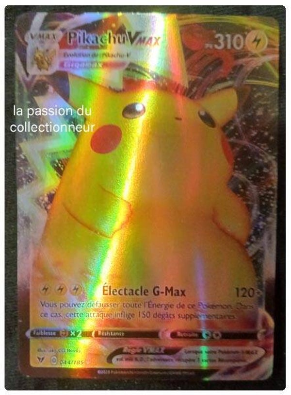 Carte pokémon de Pikachu VMAX 044/185