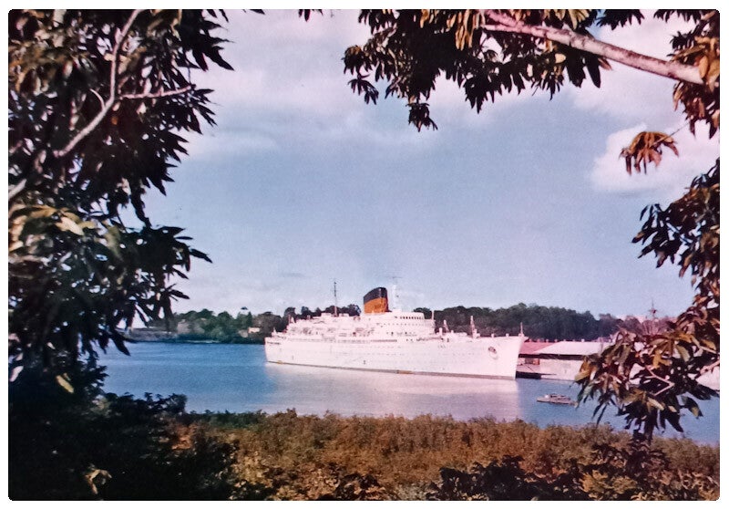 Bateaux Antilles avec publicité médical