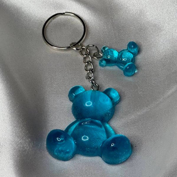 Resinschlüsselanhänger großer und kleiner Teddy in blau mit silbernem Schlüsselring