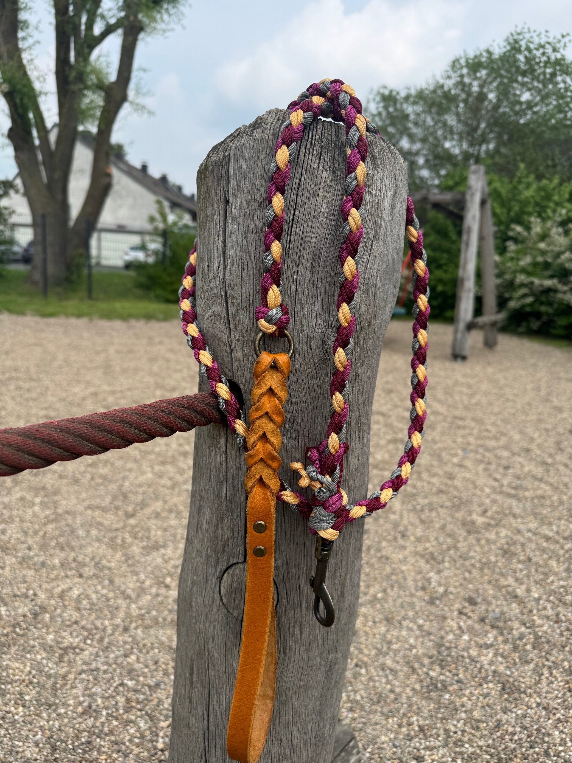 Paracord Hundeleine mit Lederhandschlaufe