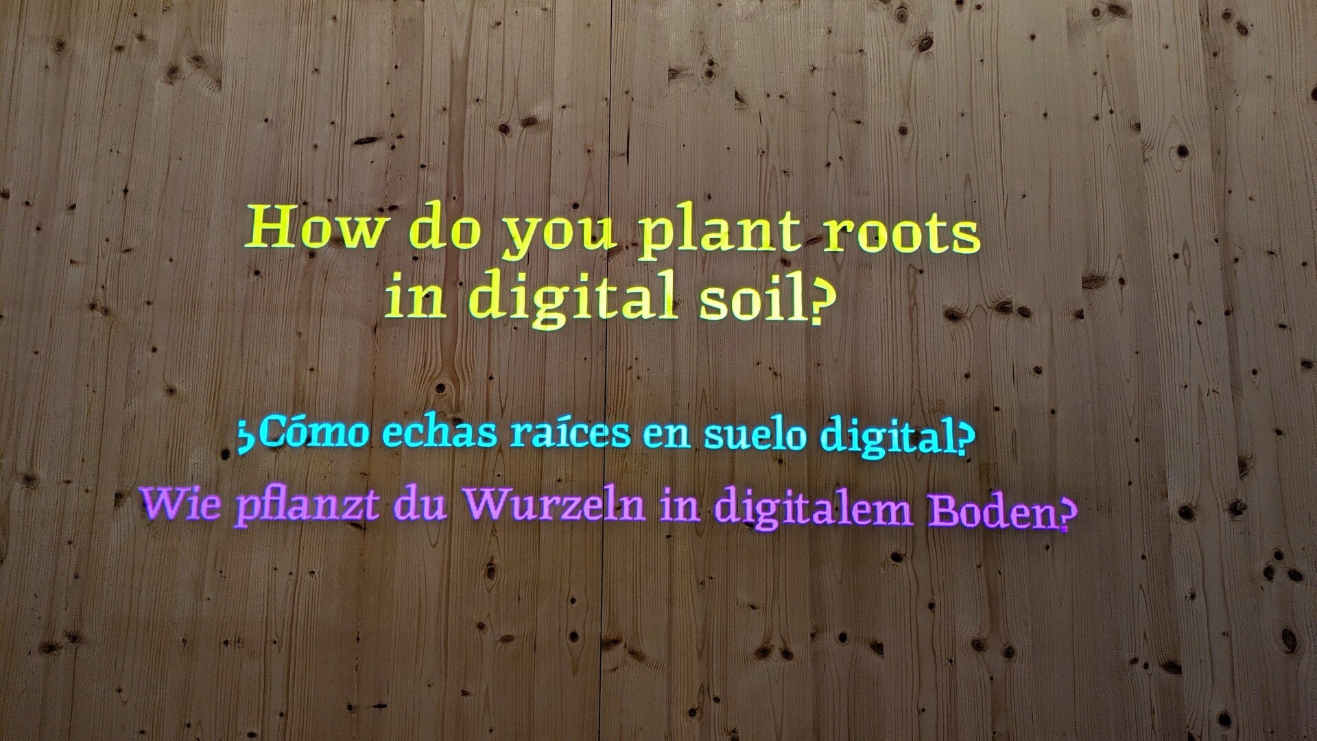 Bild mit der Frage: „Wie pflanzt du Wurzeln in digitalen Boden?“