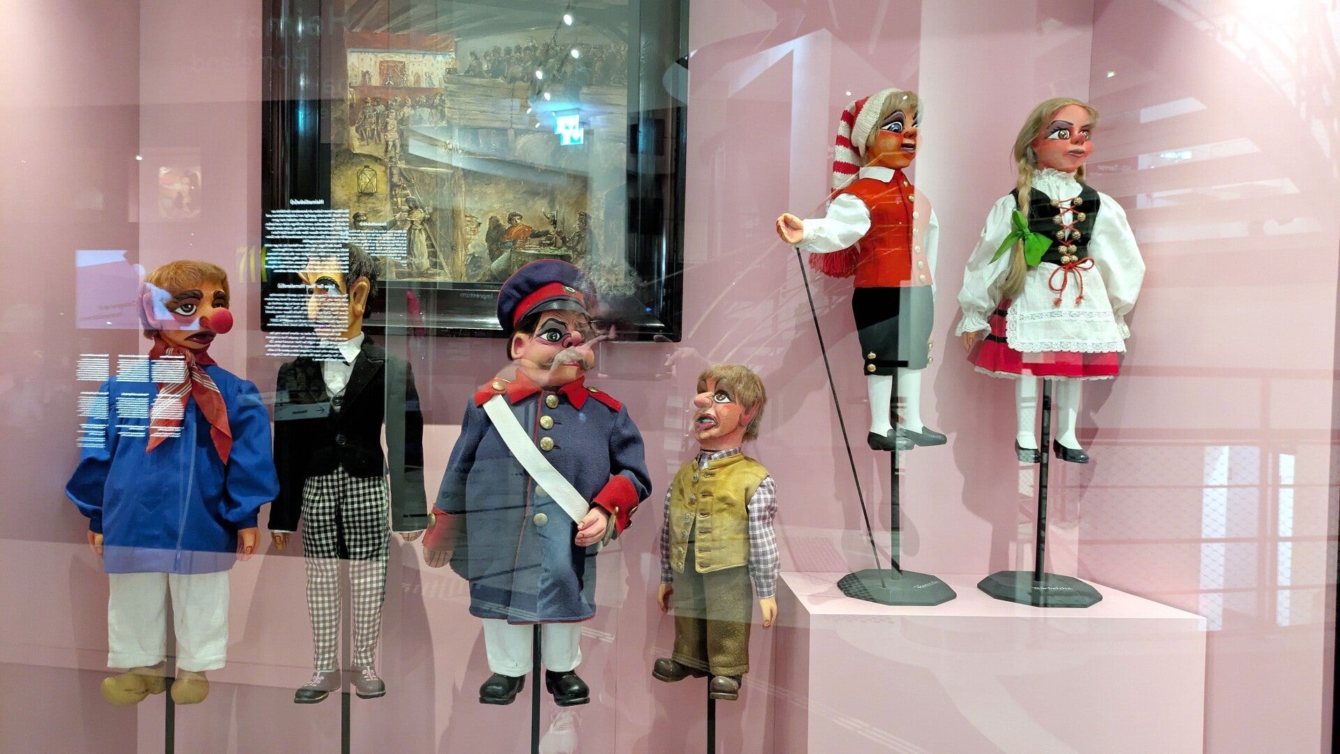 Alle Figuren des Hänneschen Theaters im Kölschen Stadtmuseum