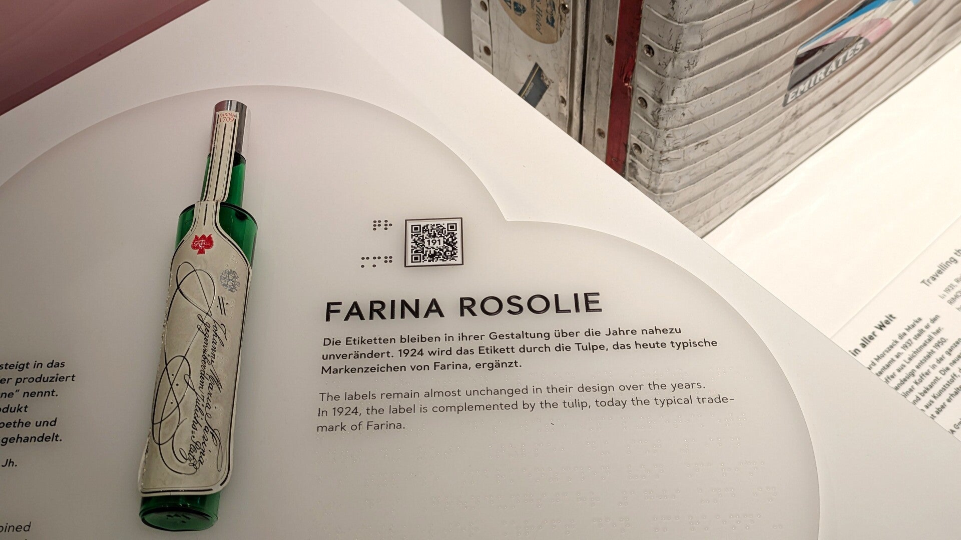 Eine echt Farina Rosolie Parfum Flasche im Kölschen Stadtmuseum