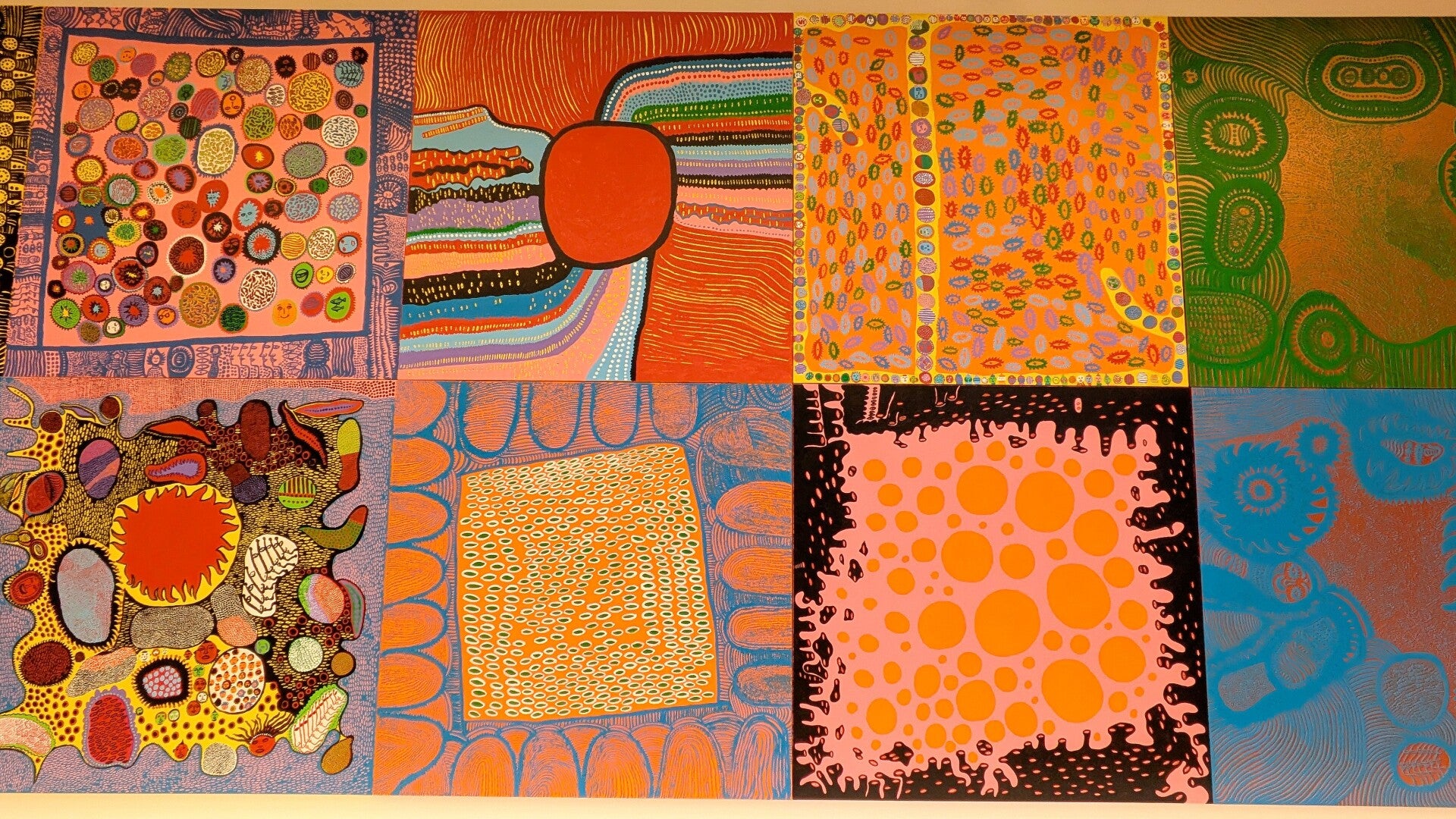 Wunderbare Farben in einem grossen Bild  bei der Ausstellung  Yayoi Kusama im Museum Ludwig in Köln