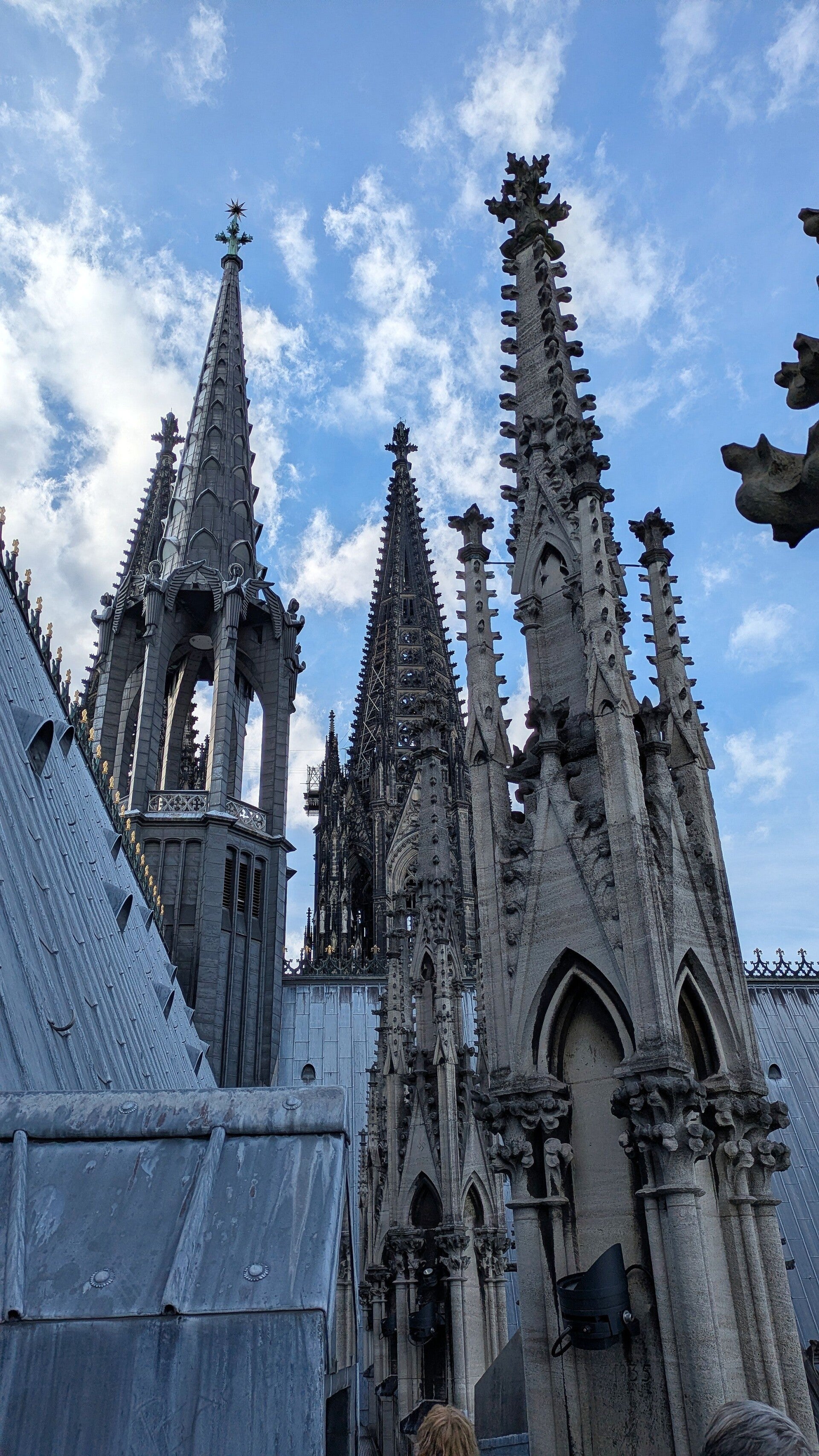 Ein schöner Blick aud eine Domspitze bei der Führung " Über den Dächern von Köln "