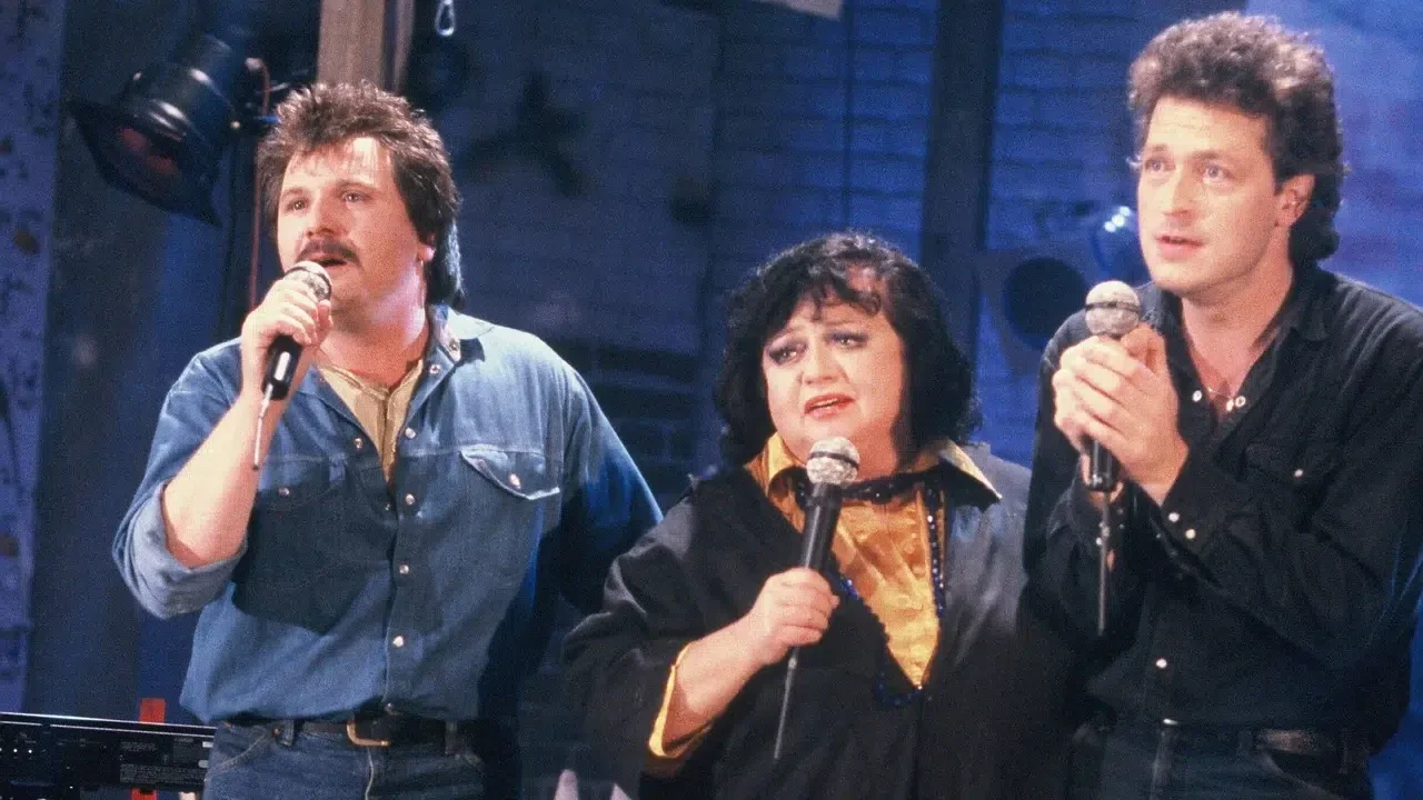 Ein Foto mit Trude Herr, Tommy Engel  und Wolfgang Niedecken bei ihrem wunderbaren Lied- Niemals geht man so ganz