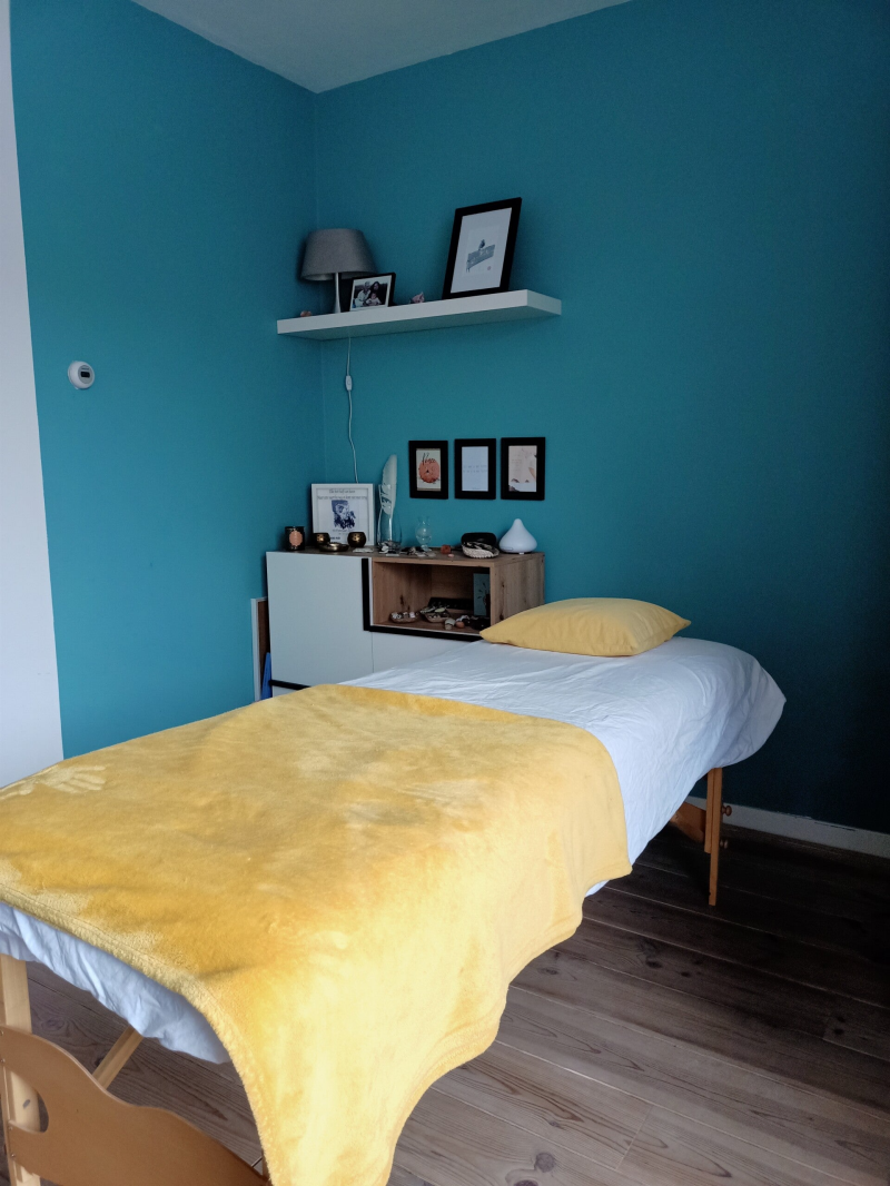 Met een Energetische Healing geef ik Universele Energie door naar jouw systeem, waardoor jouw energie weer vrij kan stromen. Hierdoor ontstaat er ruimte om te (door)voelen, te verwerken en te helen. Op die manier kan een Energetische Healing ter ondersteu